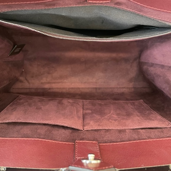 🔥Host Pick🔥 Fendi Circuit 3Jours Trapeze Tote - Picture 9 of 14